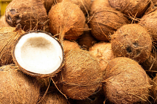 Fractionated Coconut Oil for Beards: What It Is and Why It’s Used